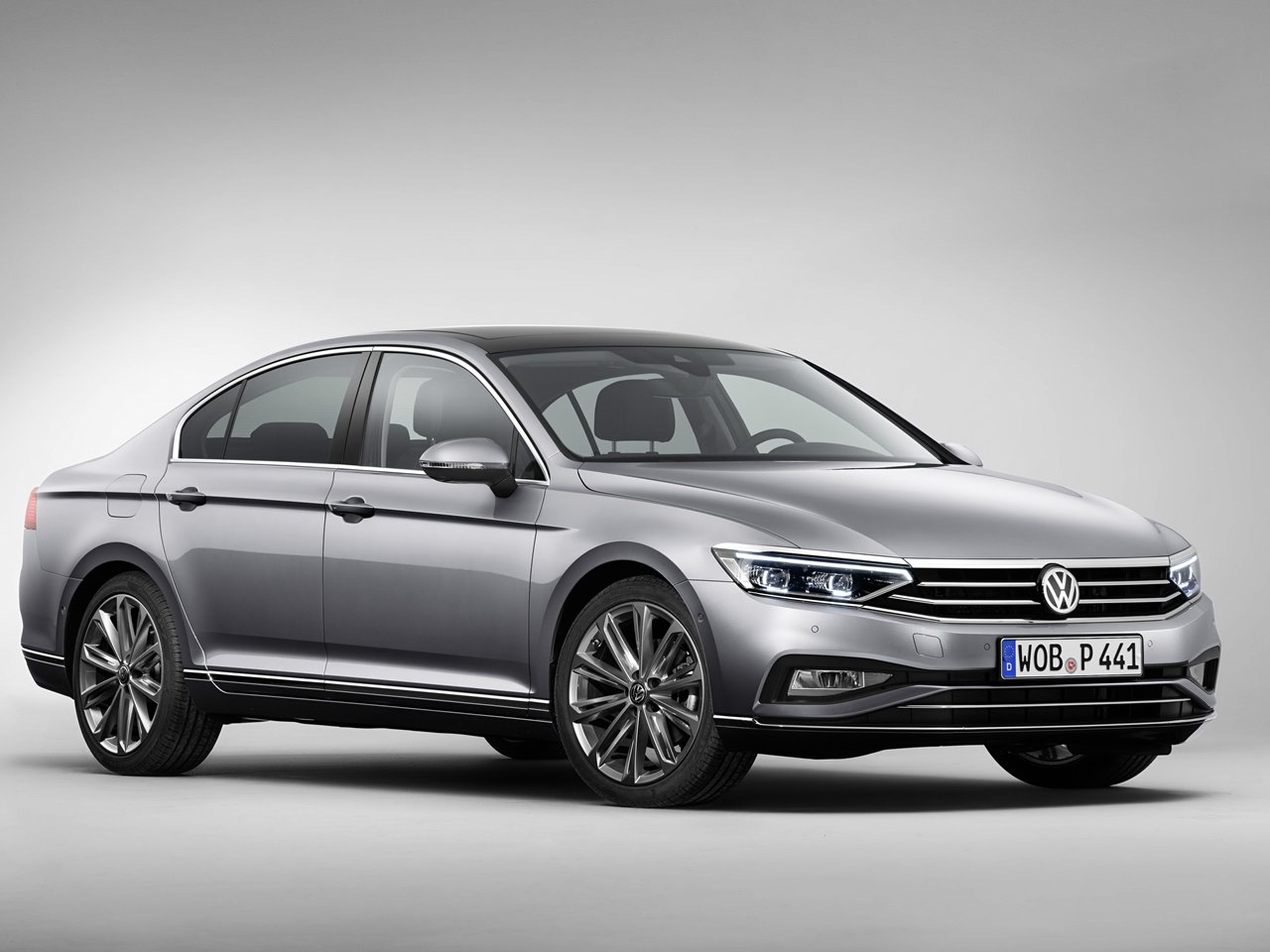 Volkswagen Passat frontal