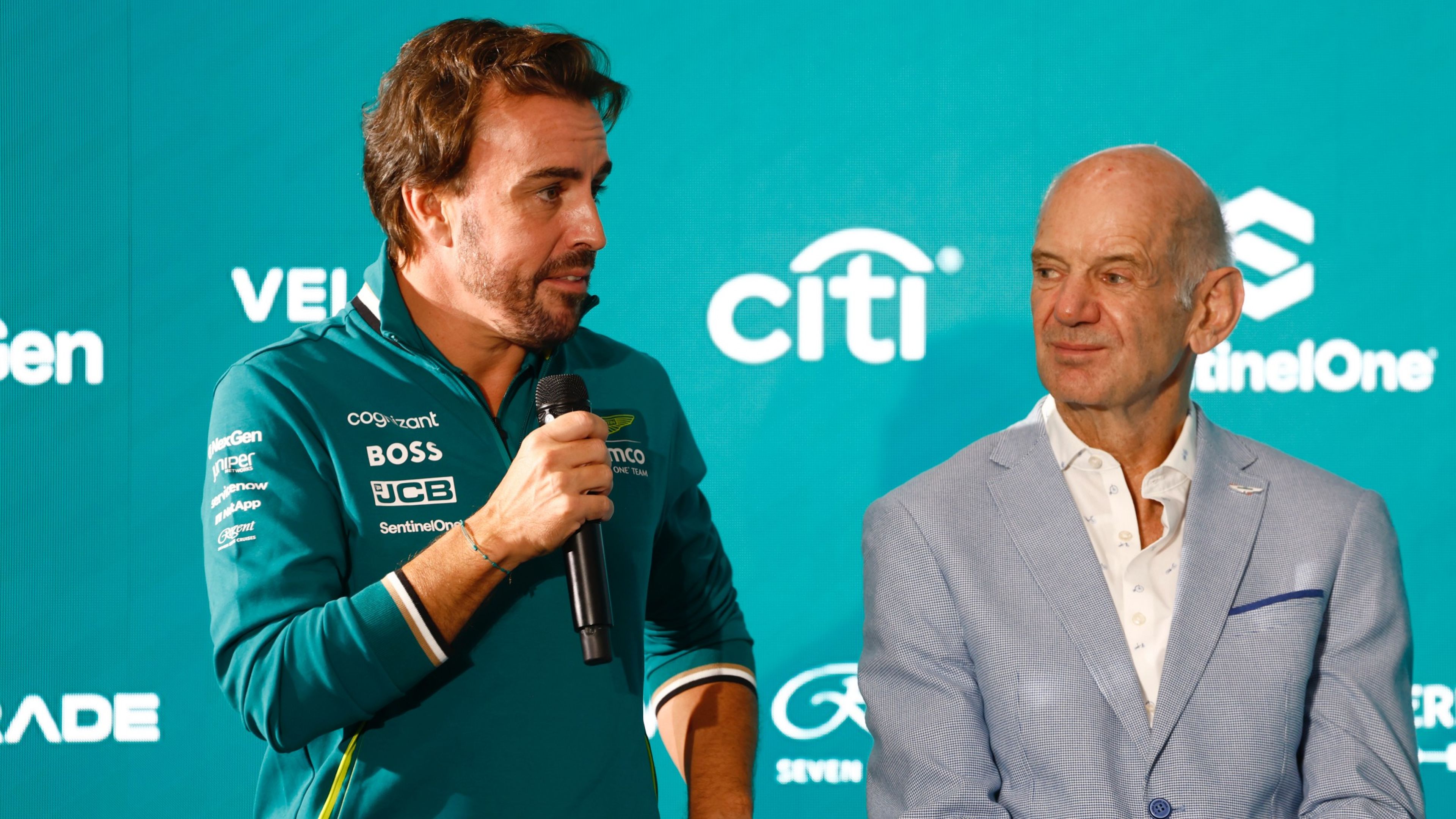 Alonso y Newey