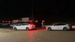 Atascos en puntos de carga coche eléctrico