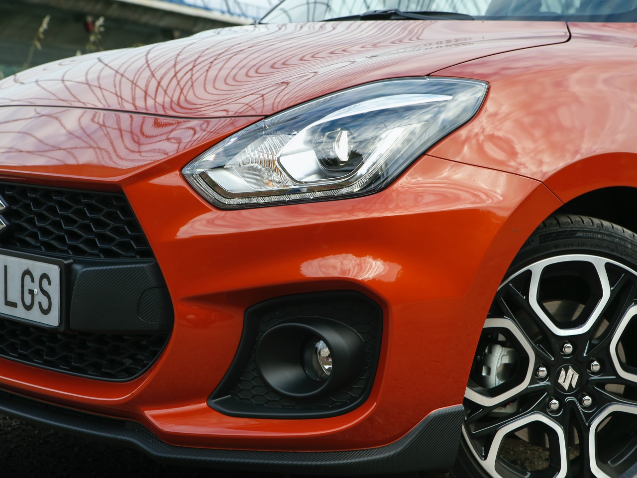 Suzuki Swift detalle ópticas delantera