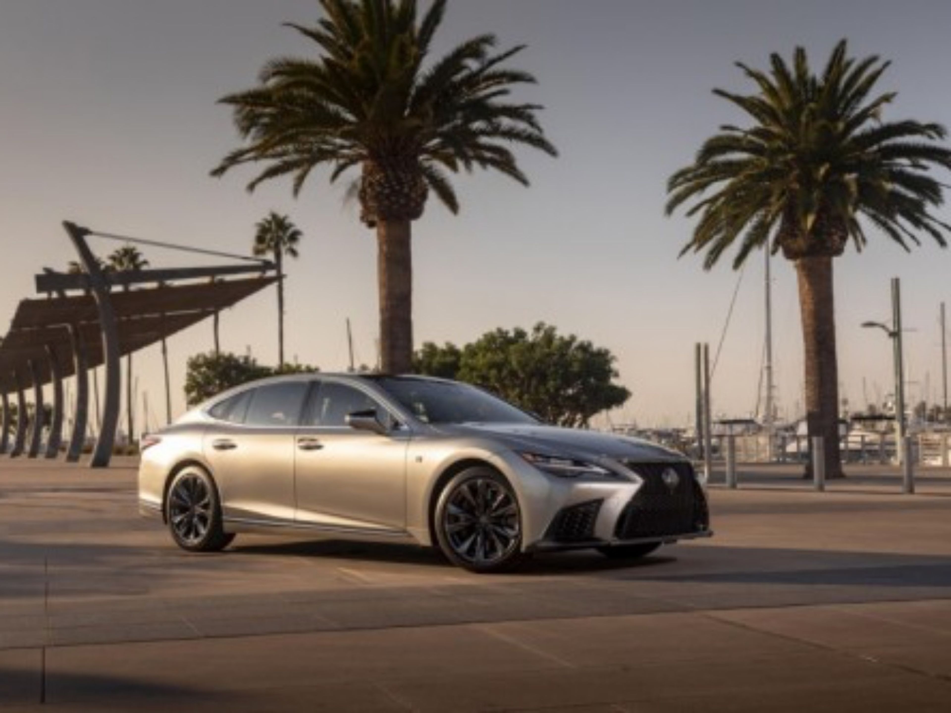 Lexus LS