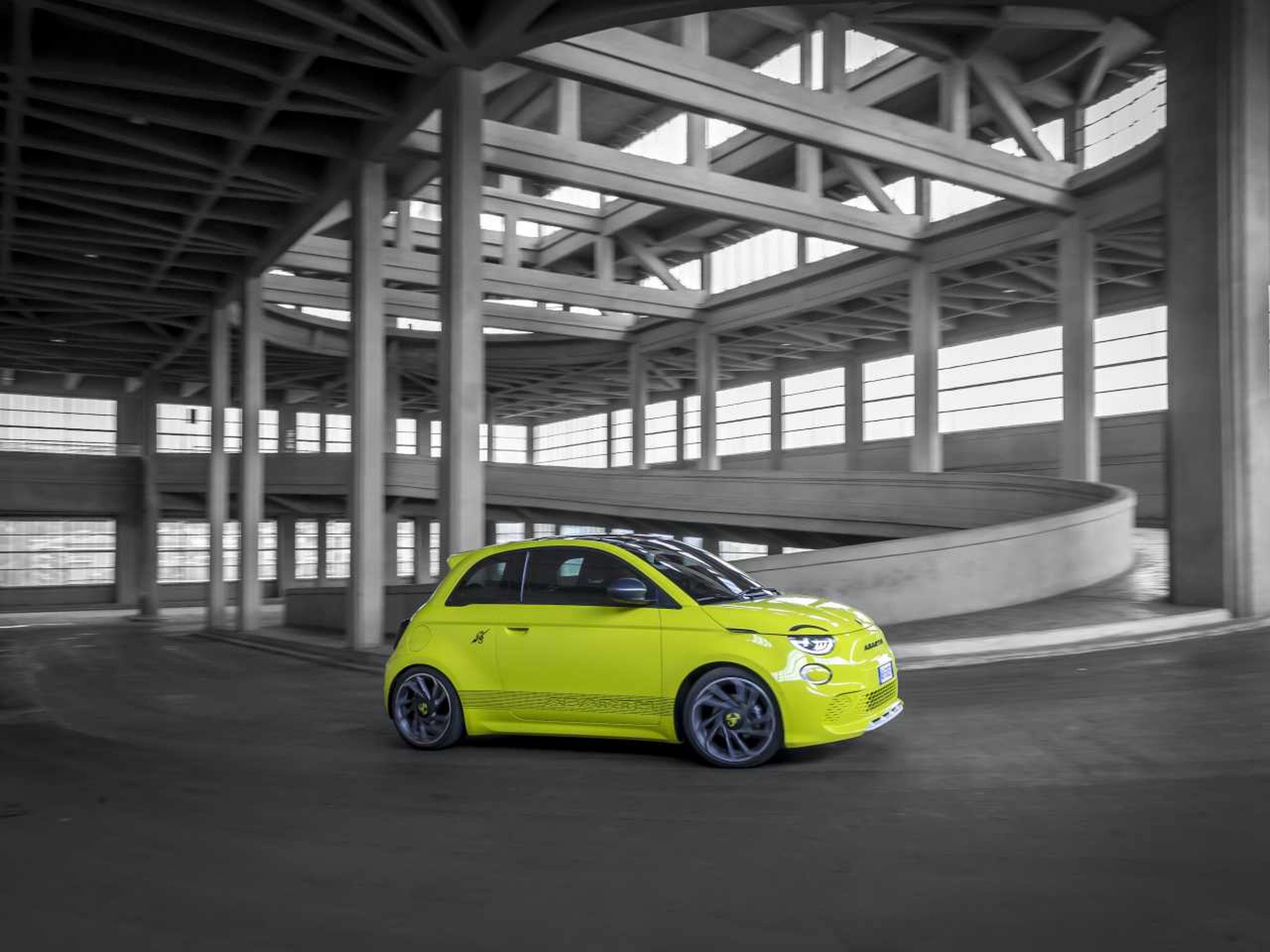 batch_newabarth500e03-637c9759e208b_637cd2ad531de