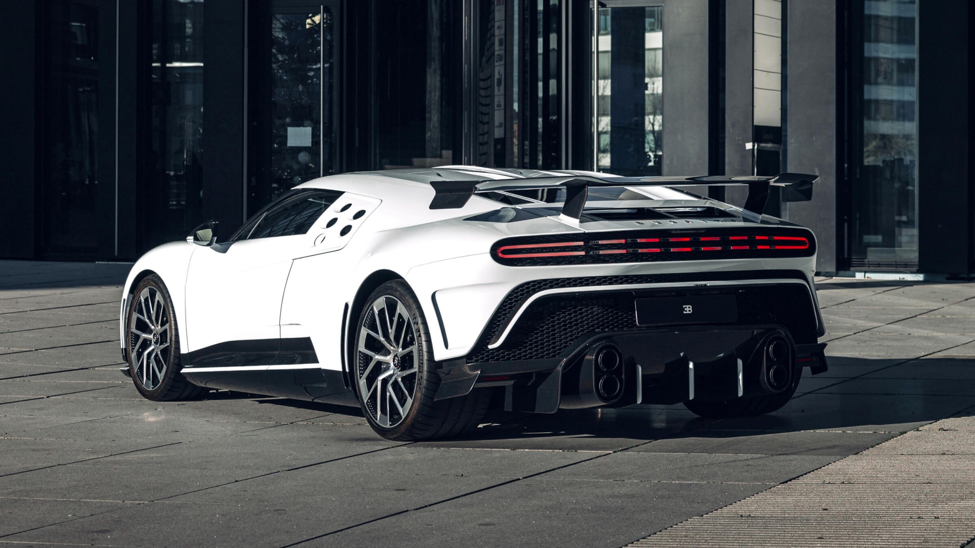bugatti-centodieci