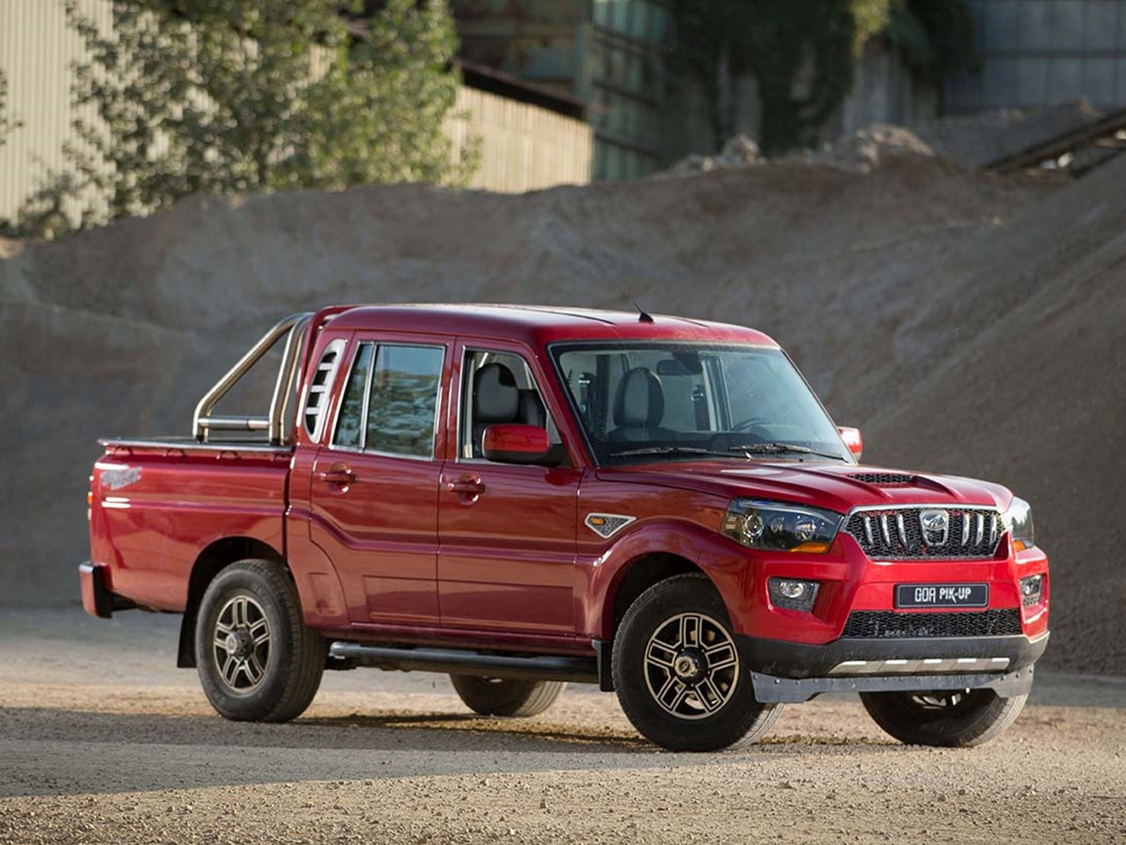 Mahindra Goa Pik-Up lateral