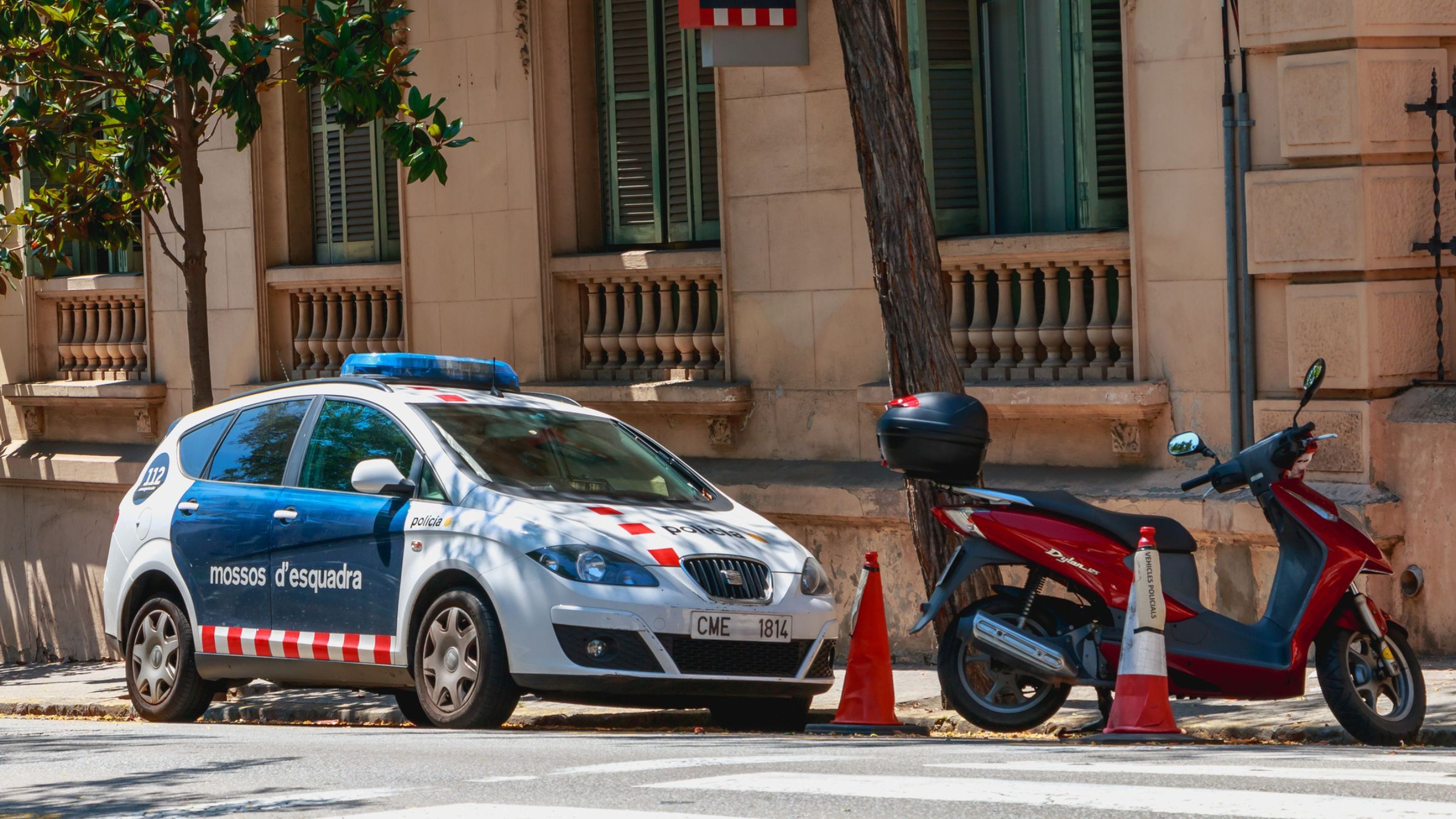 Conducía sin rueda y bebido: a esto se enfrenta este conductor denunciado por los Mossos