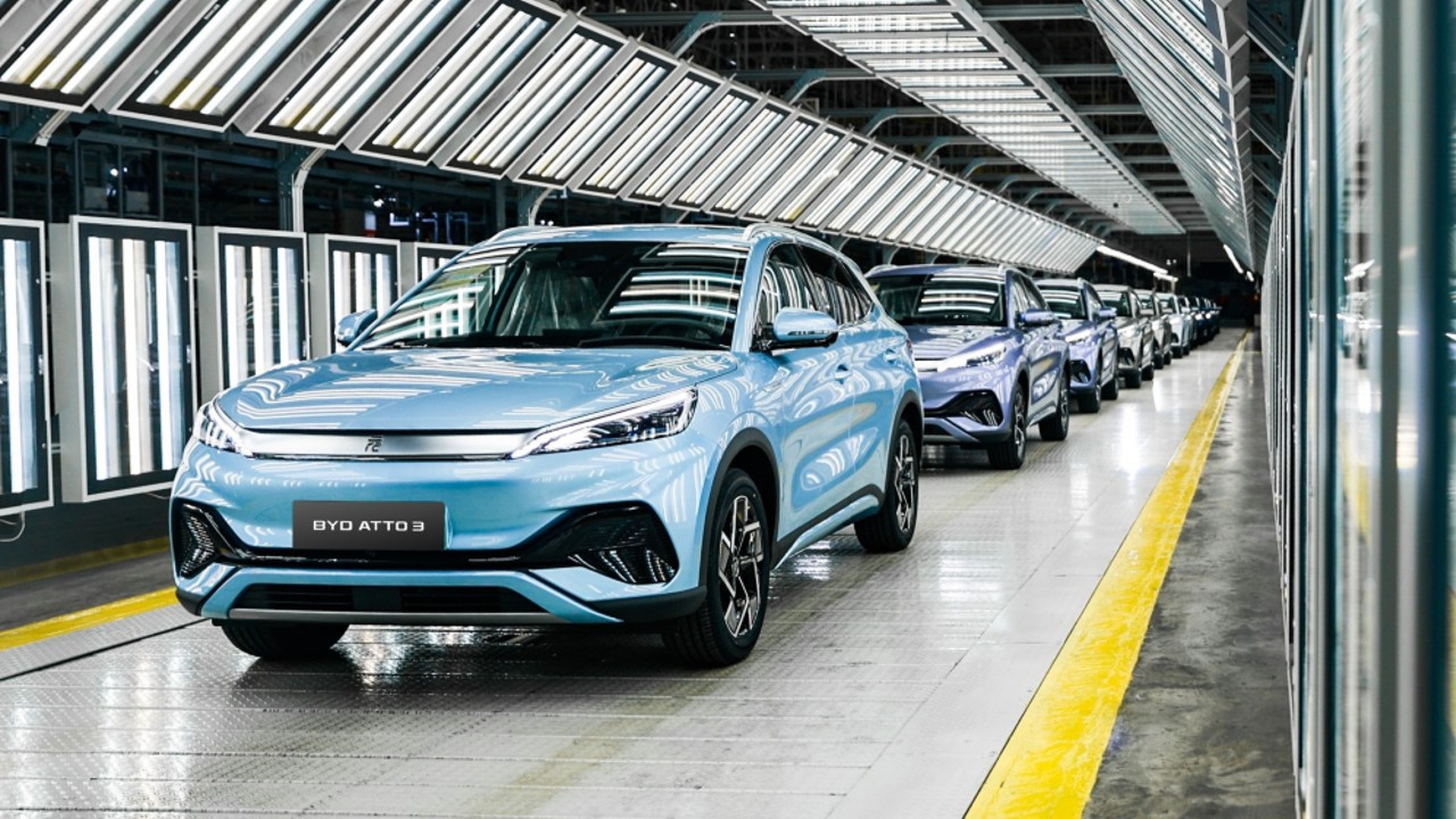 Los japoneses despiezan un coche chino para entender por qué son tan baratos