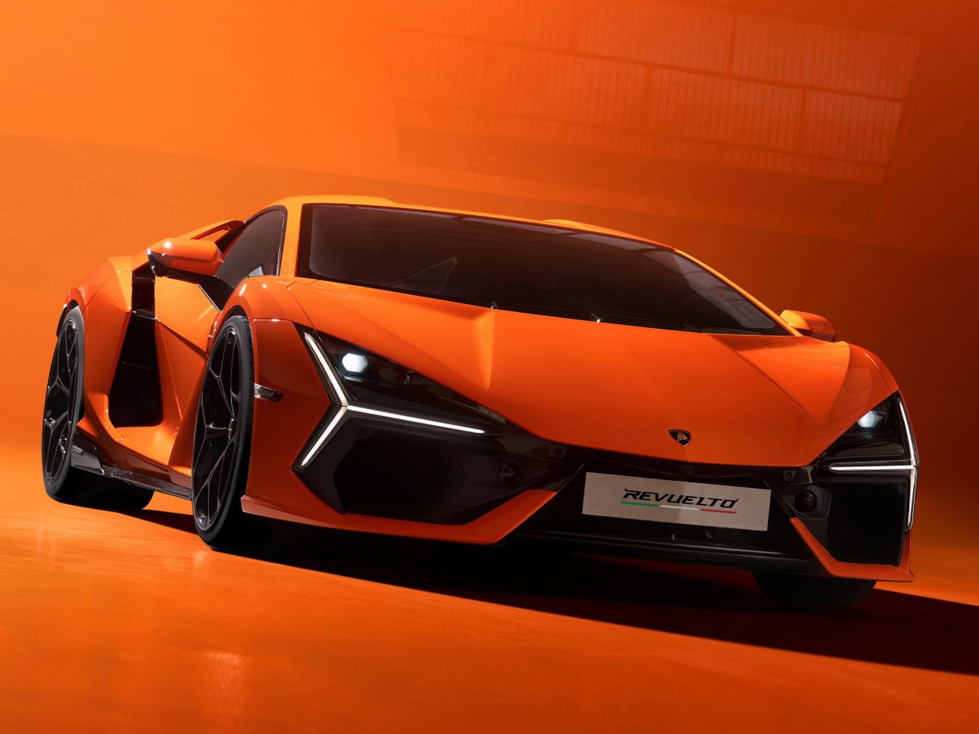 Lamborghini Revuelto 2023