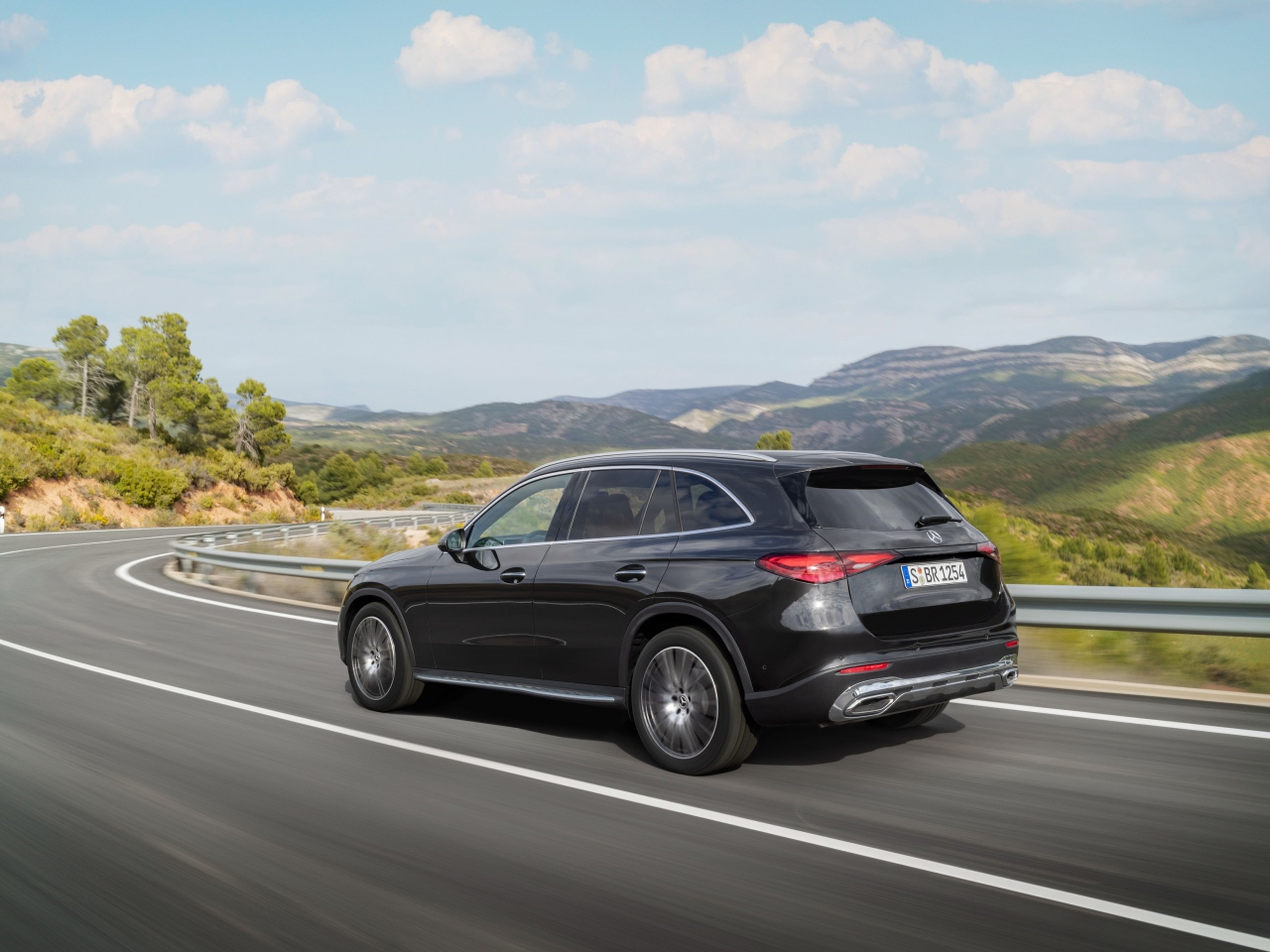 Mercedes_GLC_11