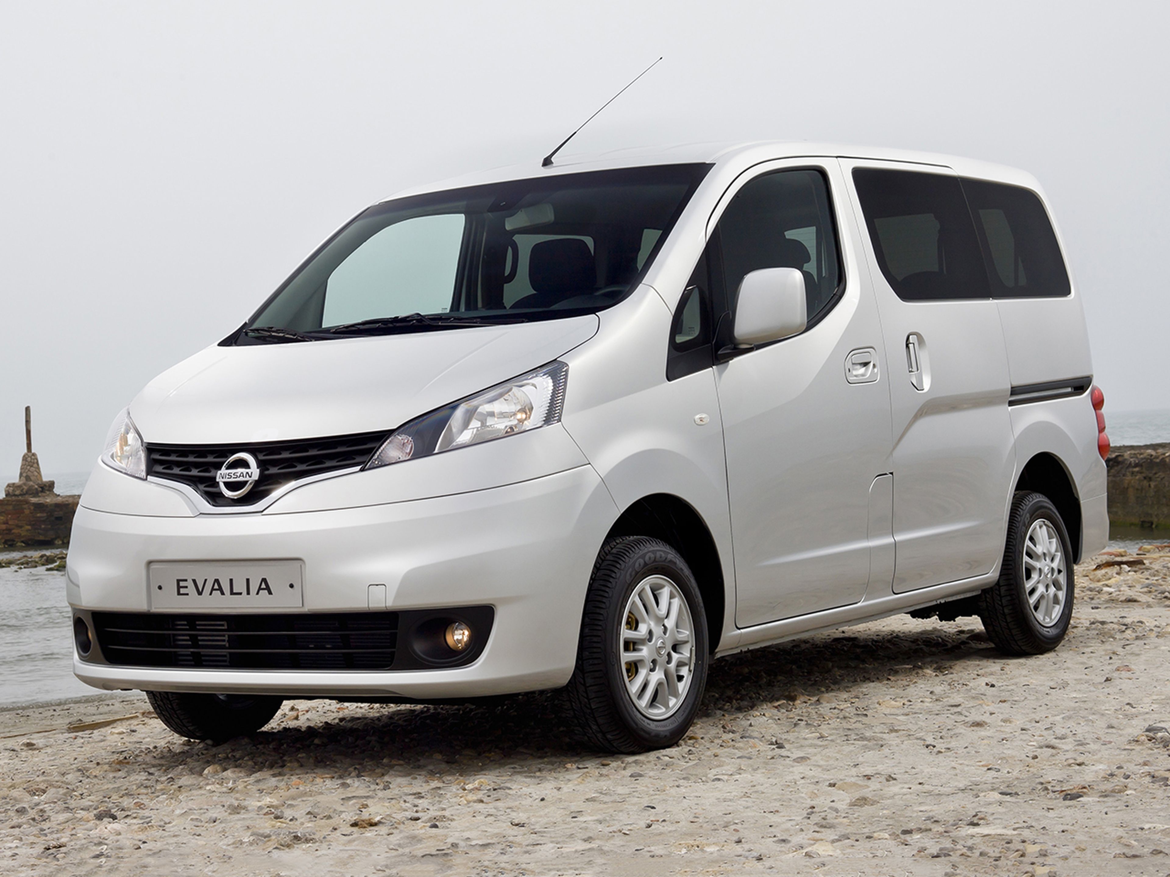 Nissan_Evalia_C01