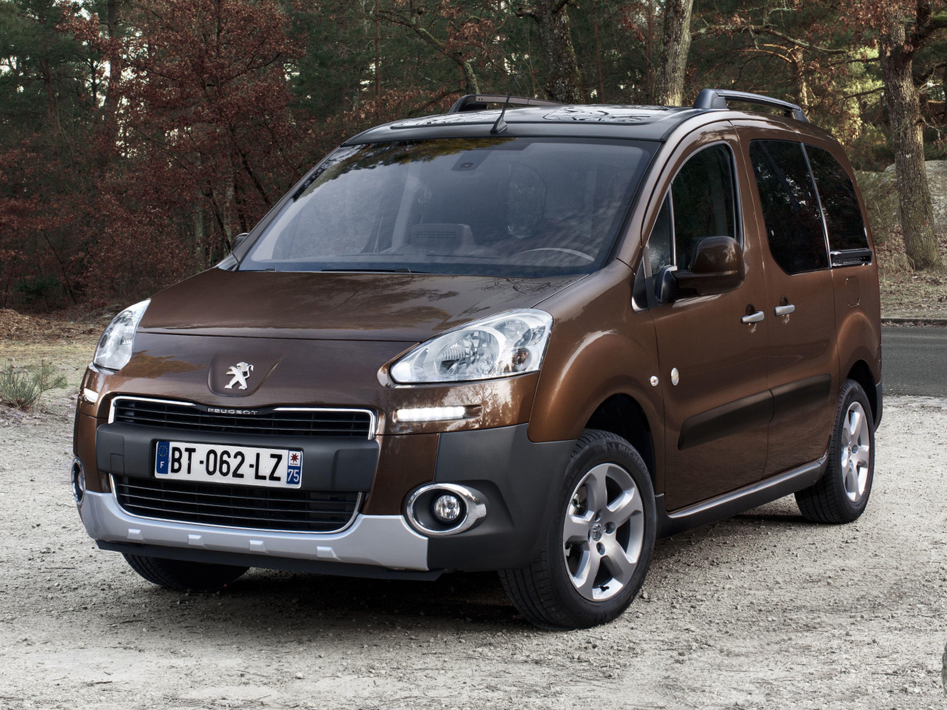 Peugeot_Partner_Tepee_2015_C01