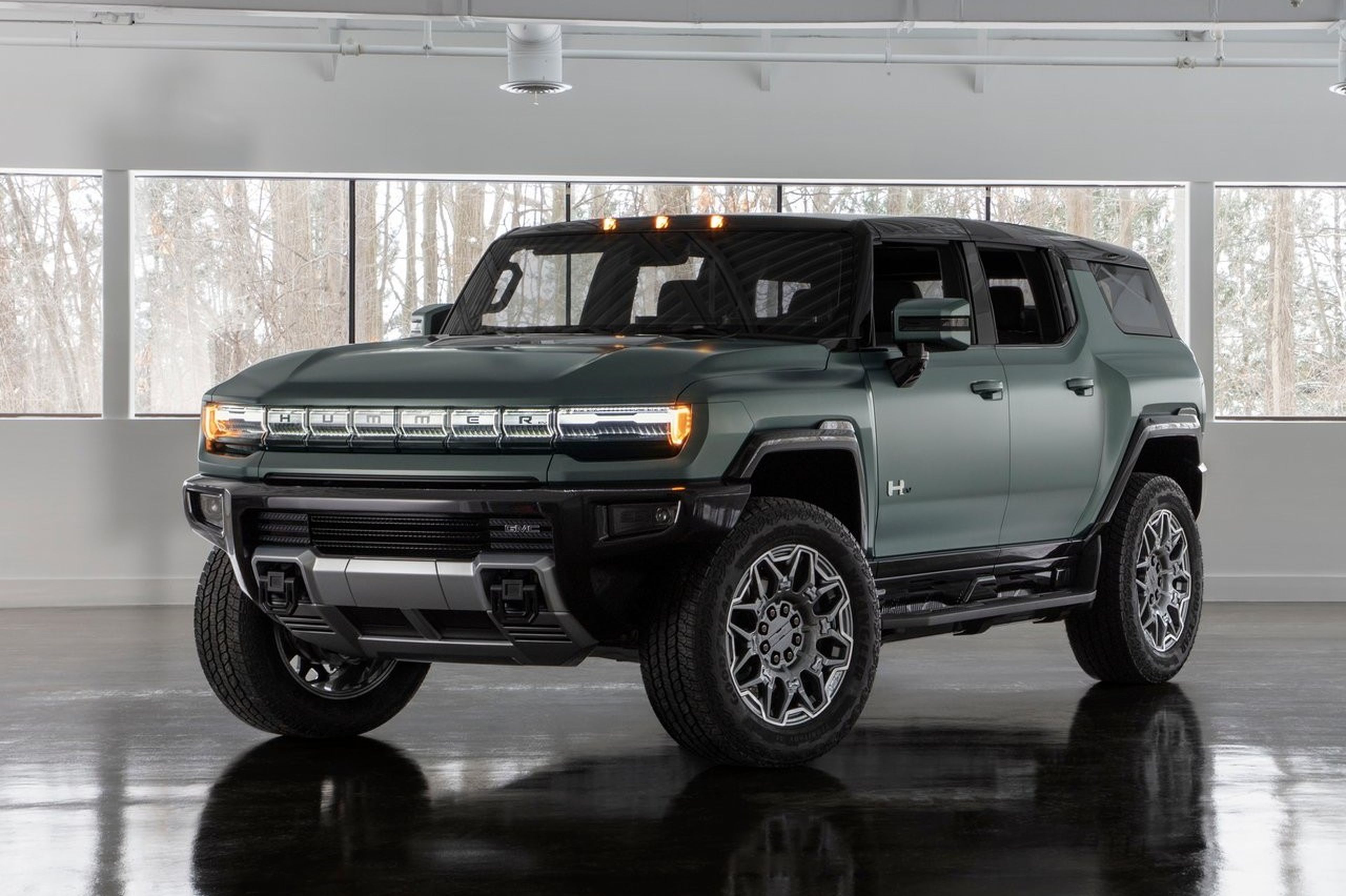 Primera unidad del Hummer EV SUV se vende por casi medio millón de euros