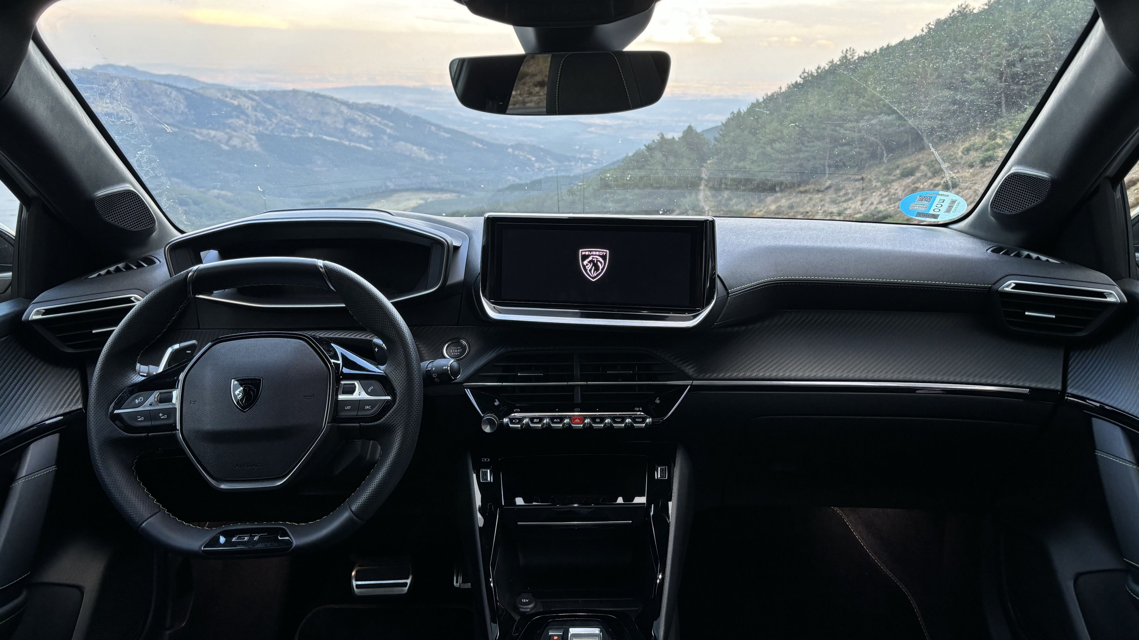 Prueba del Peugeot 208 GT Hybrid 100