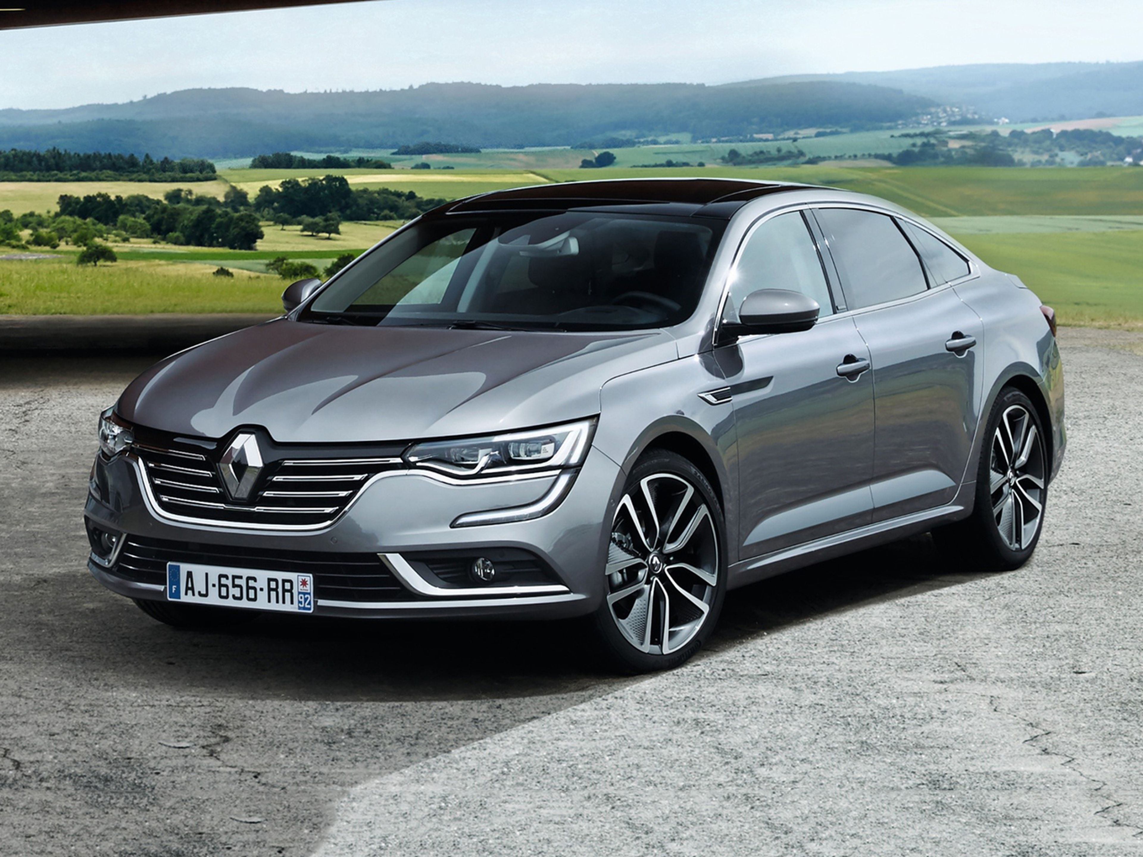 Renault_Talisman_2016_C01