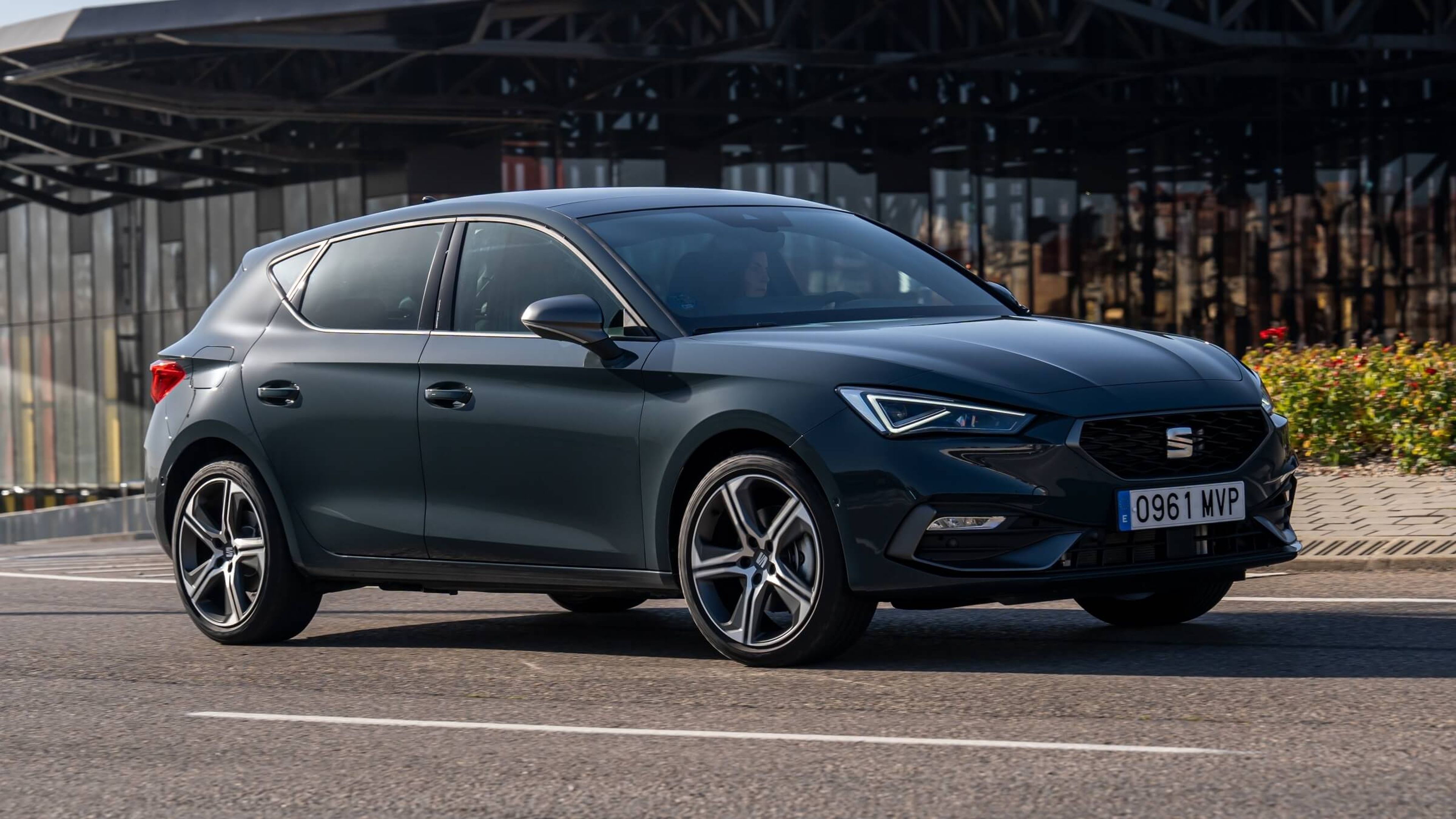 seat-leon-e-hybrid-2025