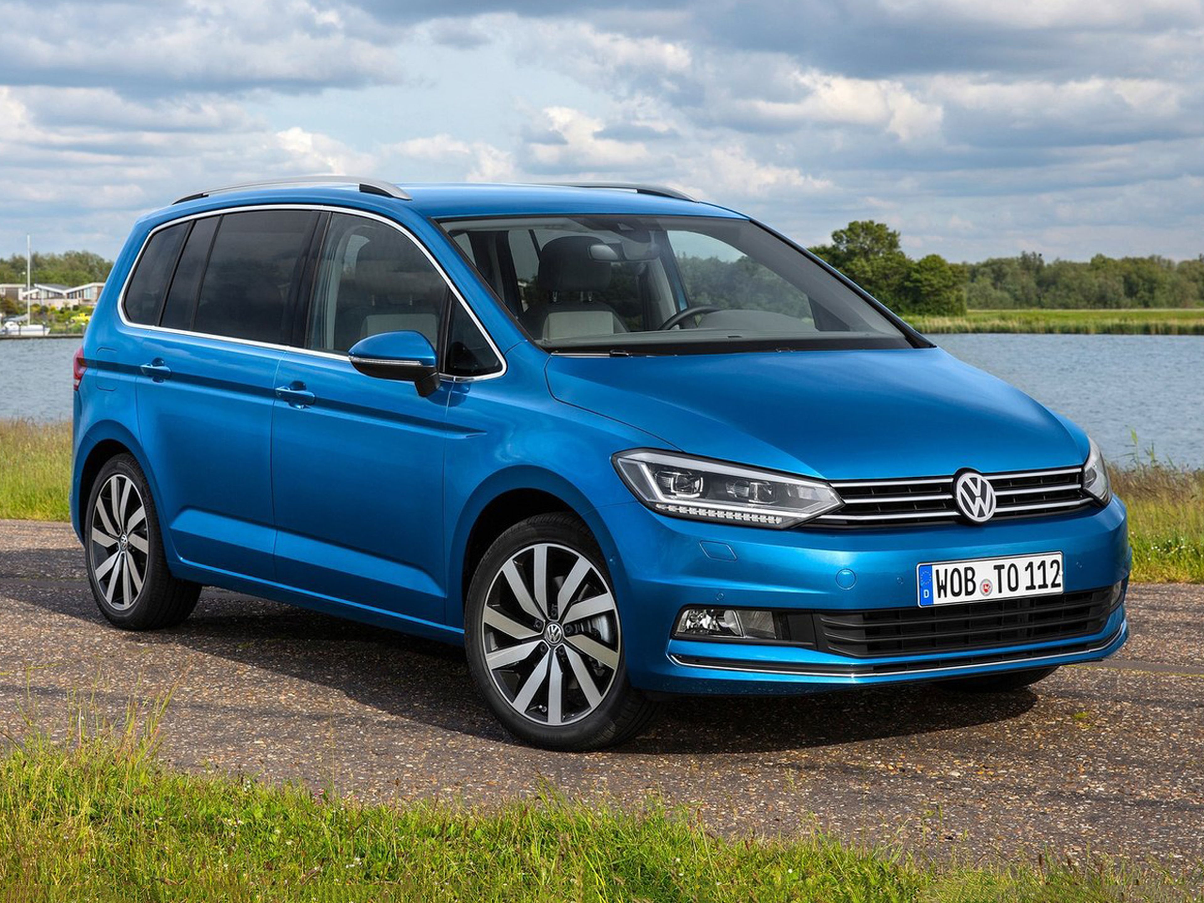 VW-Touran_2016_C01